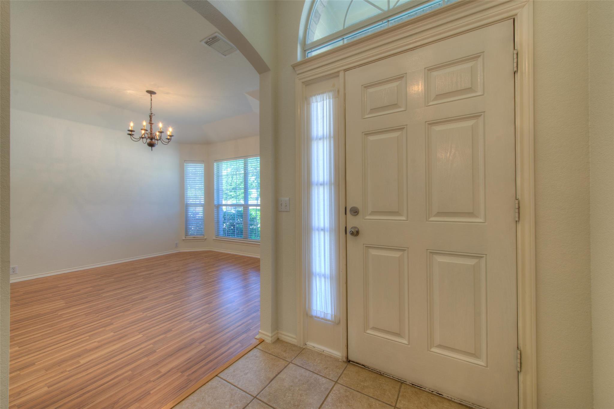 1632 Belvedere Pl Property Photo 3