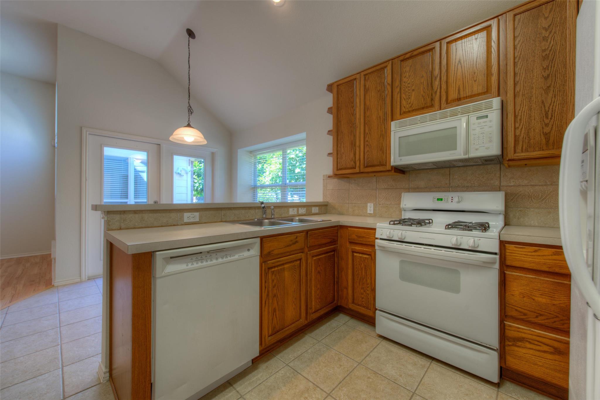 1632 Belvedere Pl Property Photo 7