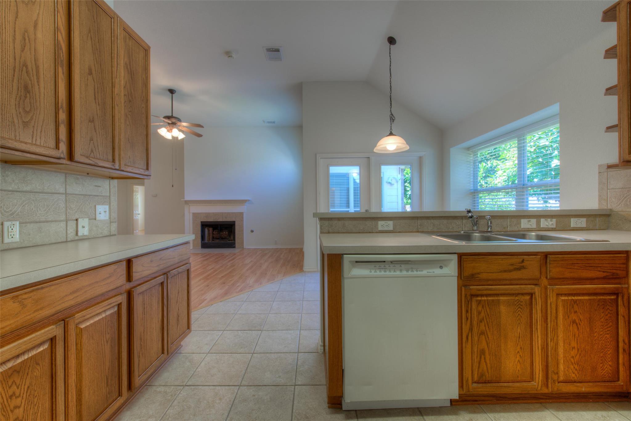 1632 Belvedere Pl Property Photo 9