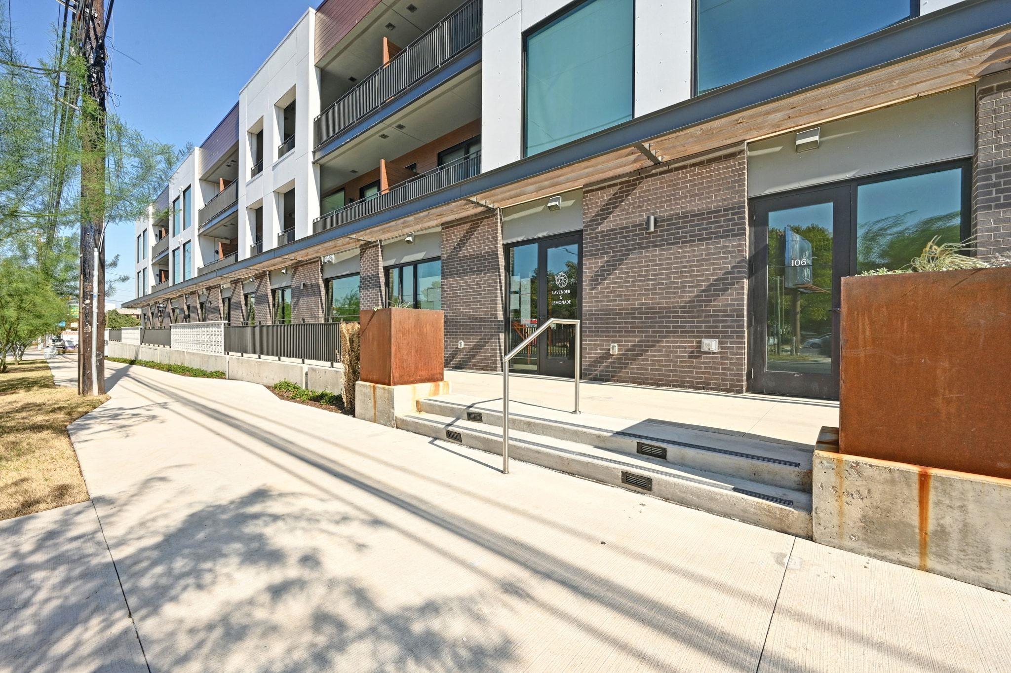 2209 S 1st St #104 Property Photo 2