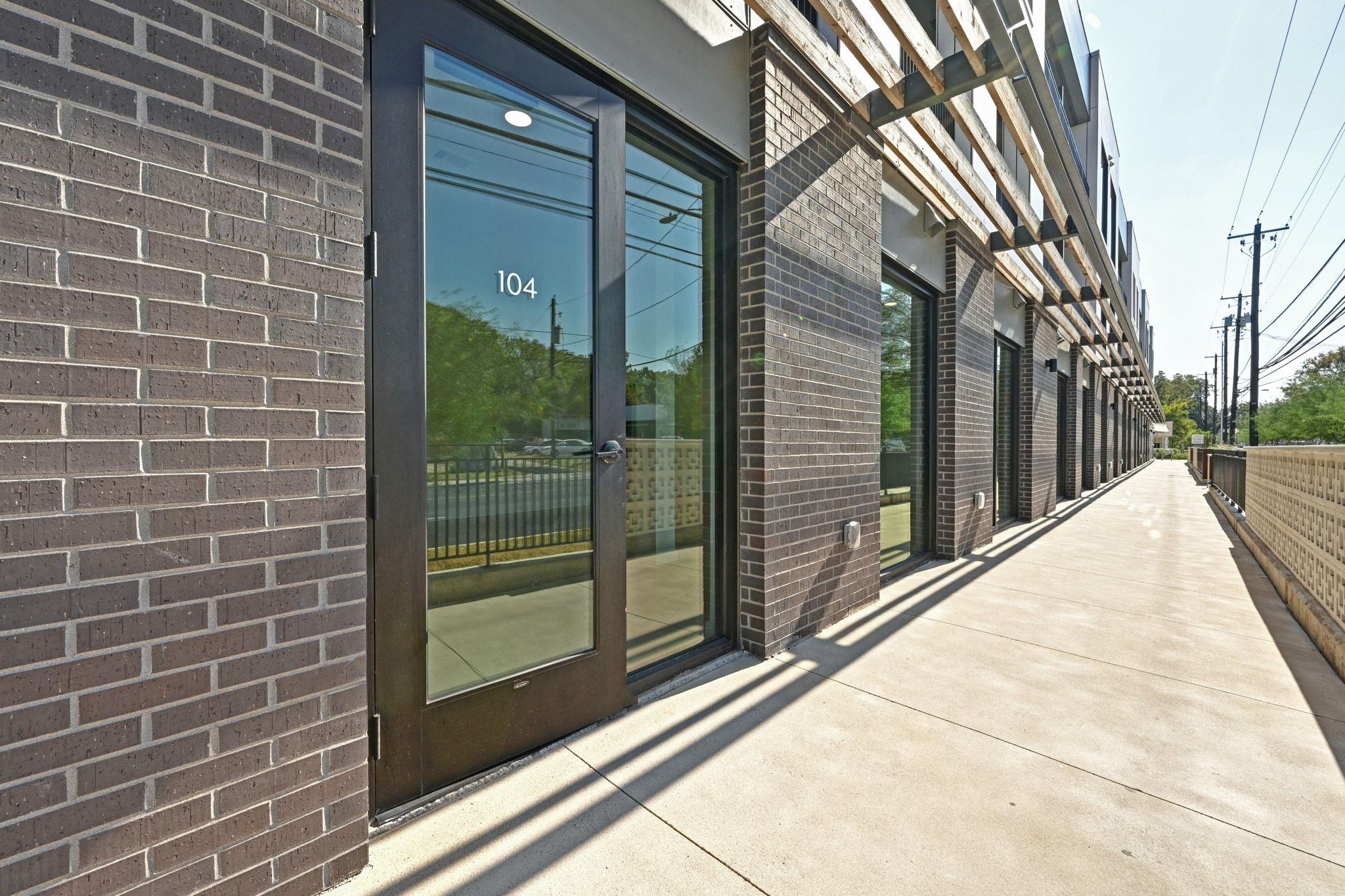 2209 S 1st St #104 Property Photo 3