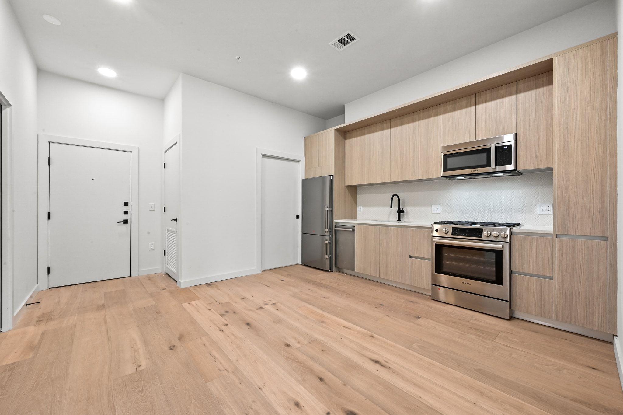 2209 S 1st St #104 Property Photo 7