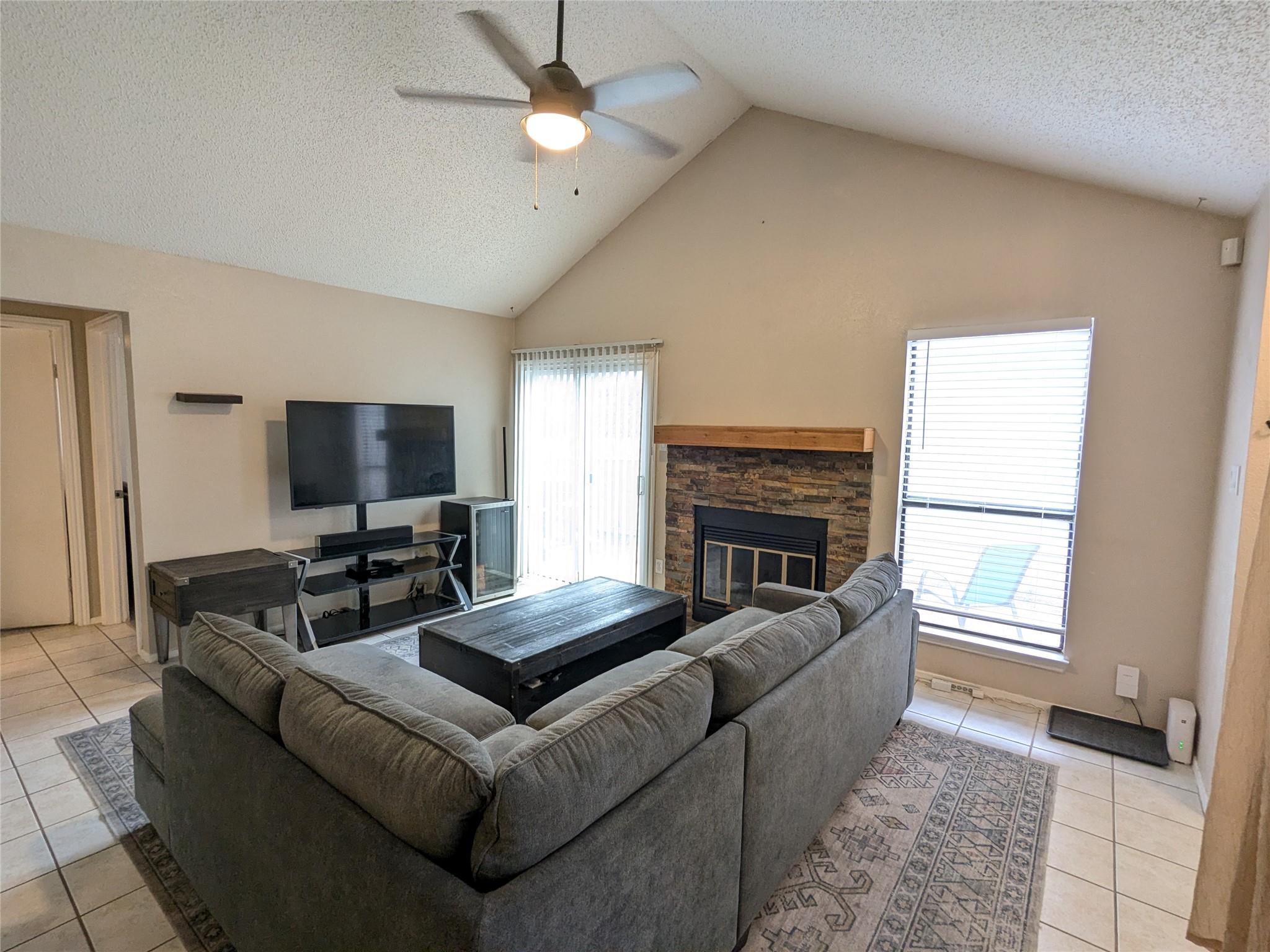 11609 Tallow Field Way Property Photo 3