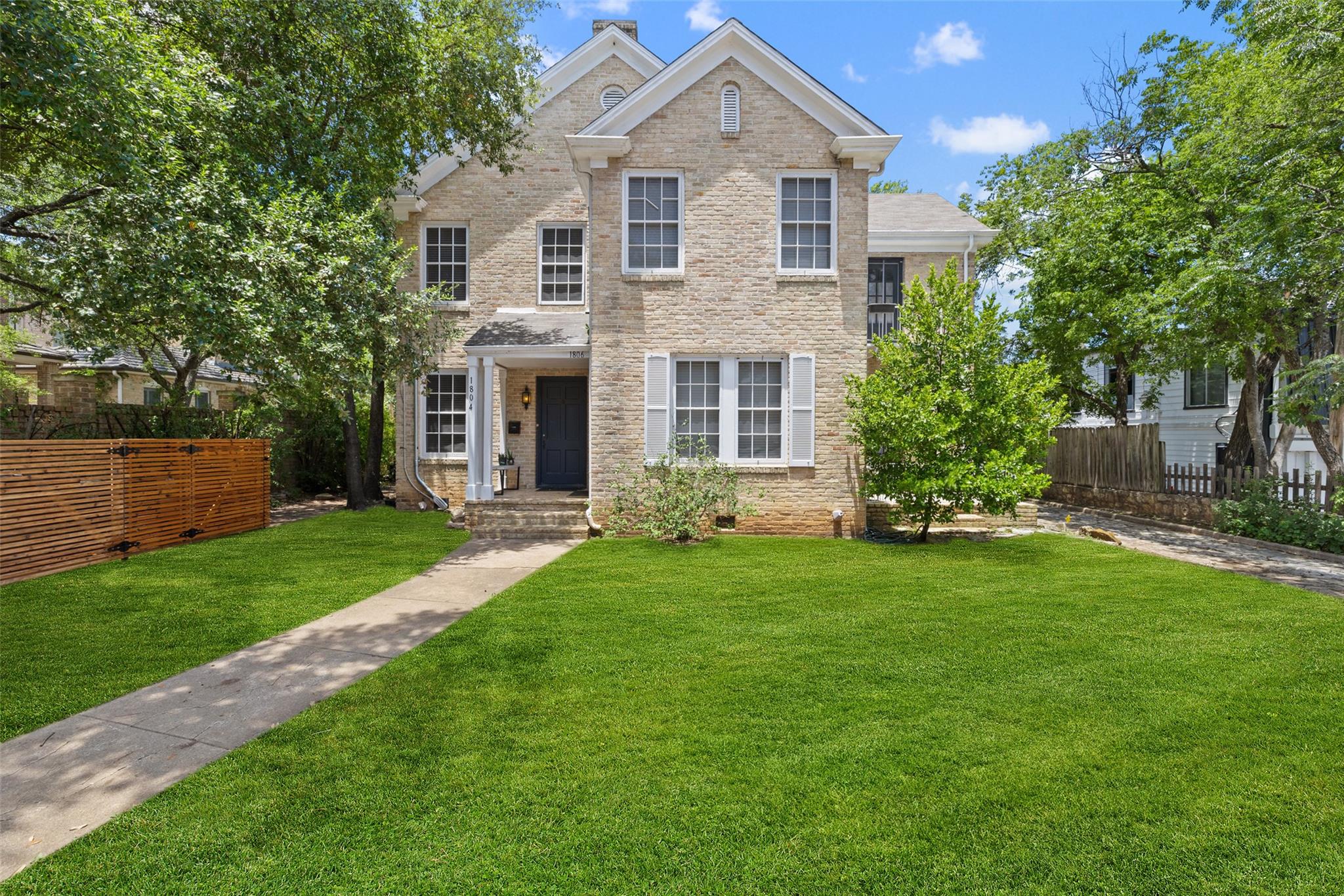 1804 Pearl St Property Photo 1