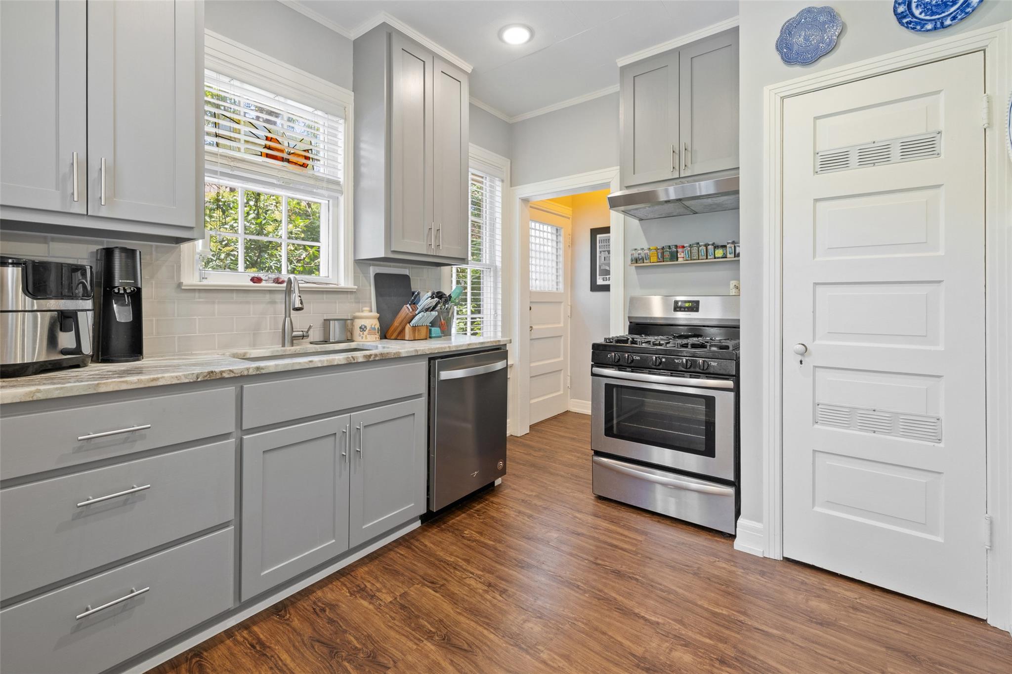 1804 Pearl St Property Photo 8