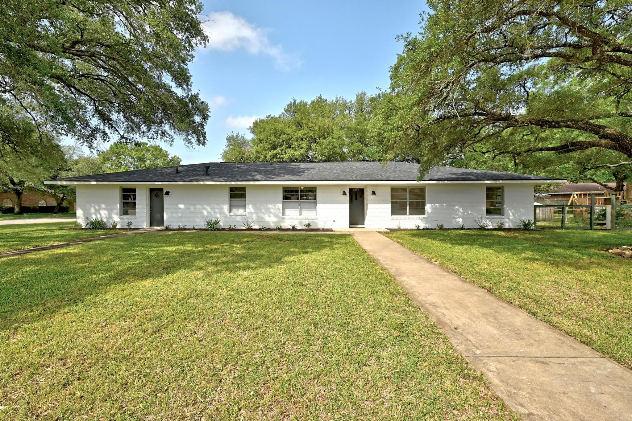 800 Vogel Dr Property Photo