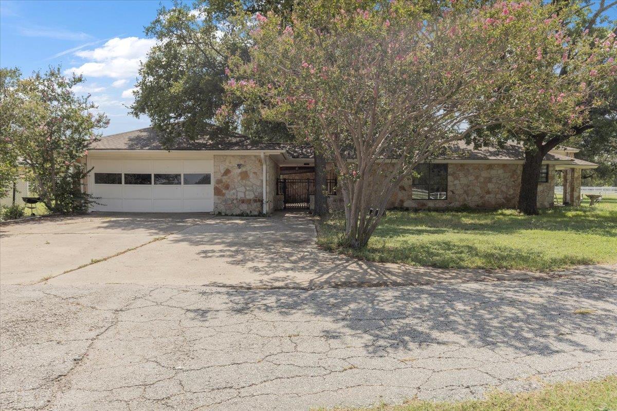 6725 The Outer Ave Property Photo 4