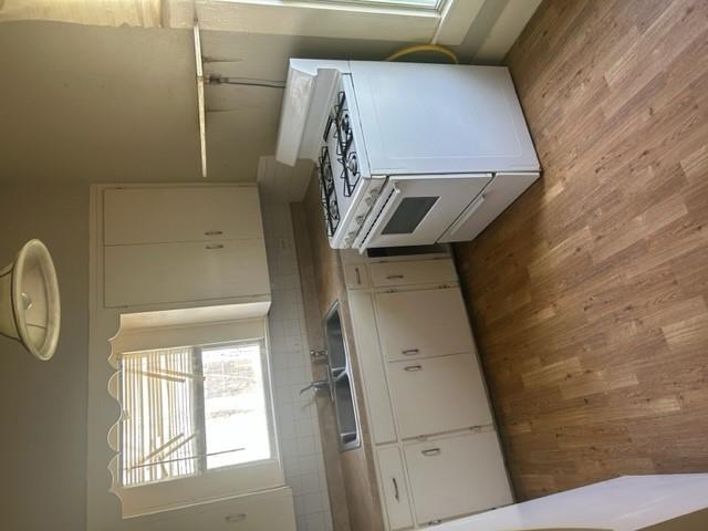 1008 Washburn St Property Photo 12