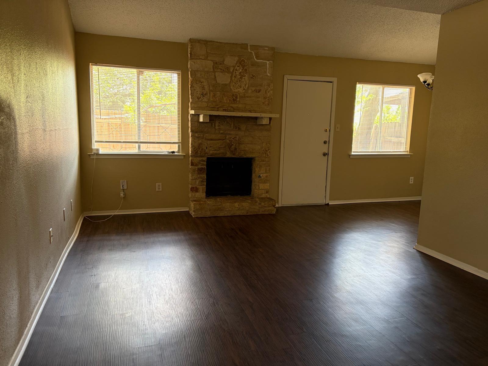1907 Townesouth Cir #a Property Photo 5