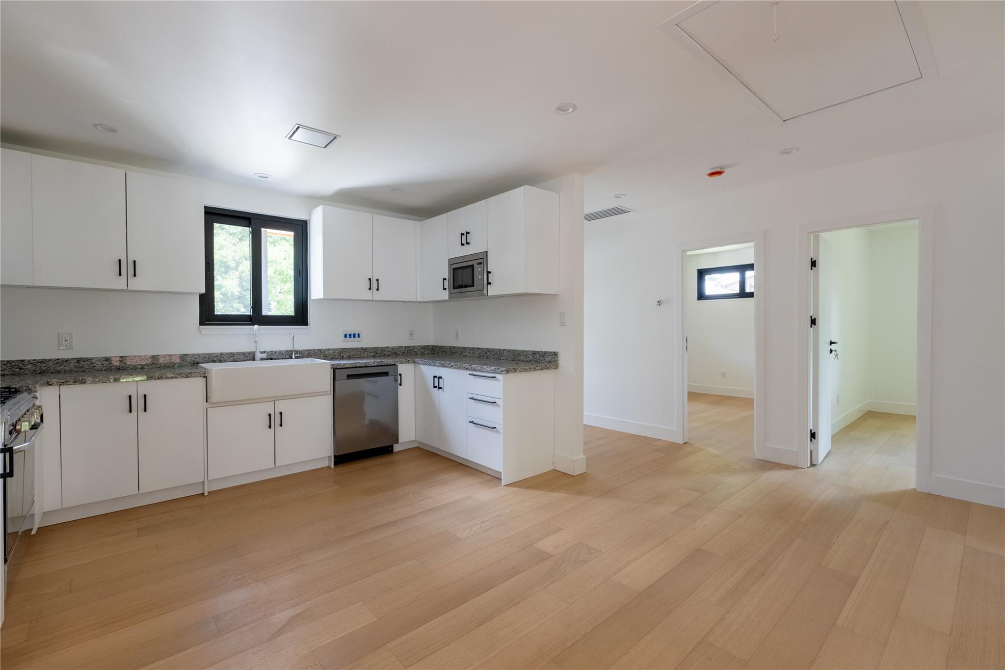 2945 Moss St Property Photo 38