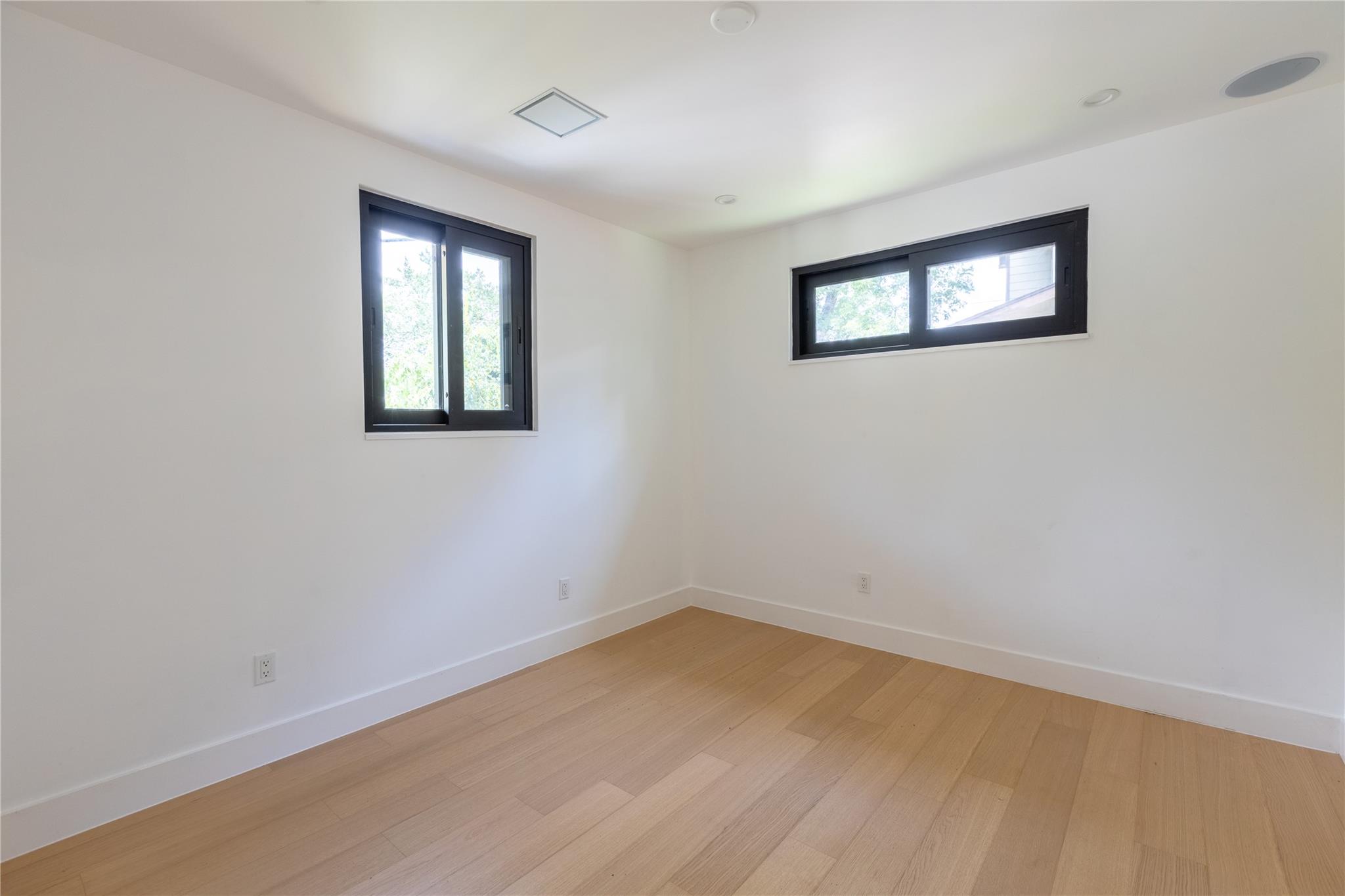 2945 Moss St Property Photo 39