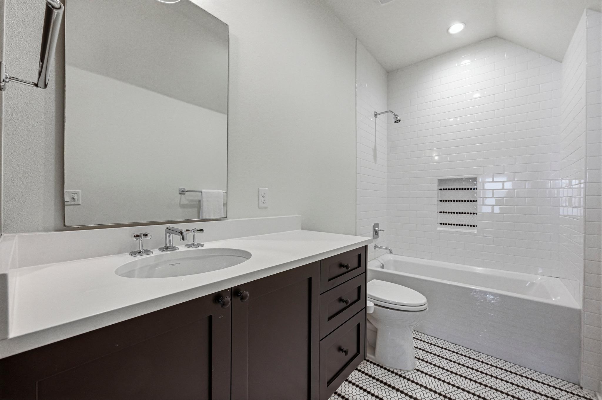 2512 Watkins Way Property Photo 29
