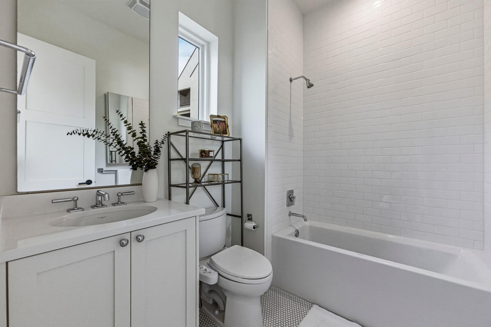 2512 Watkins Way Property Photo 33