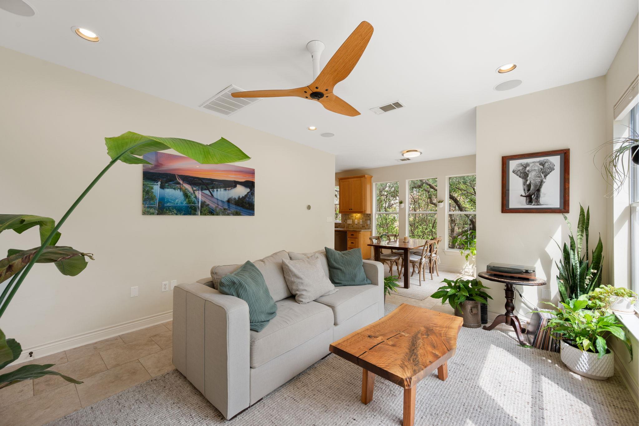 601 Upson St #d Property Photo 6