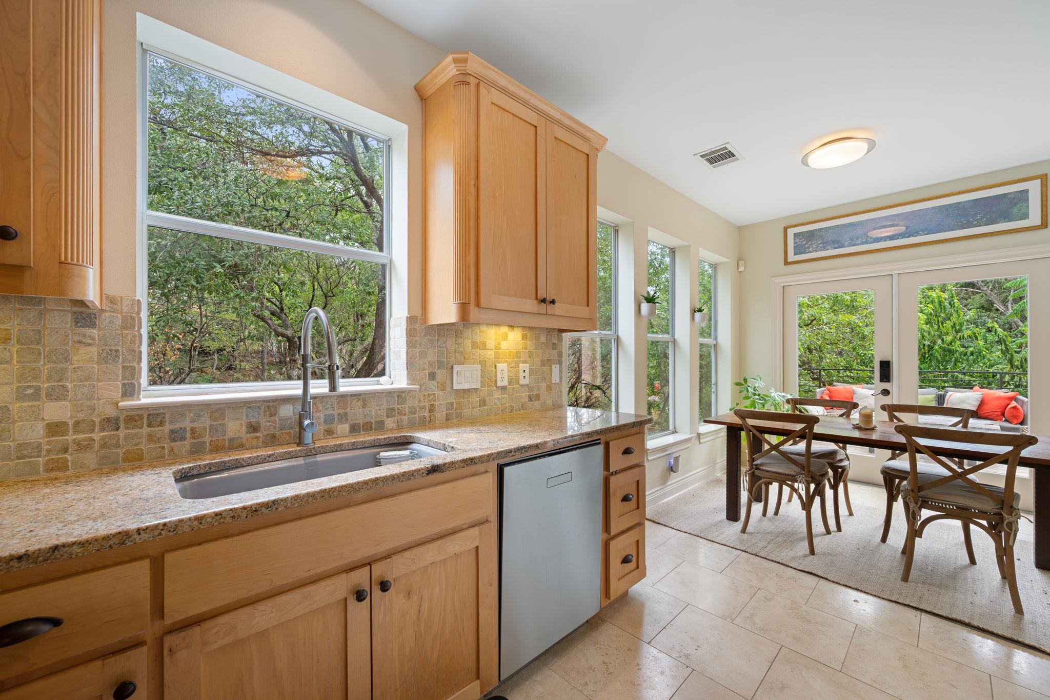 601 Upson St #d Property Photo 9