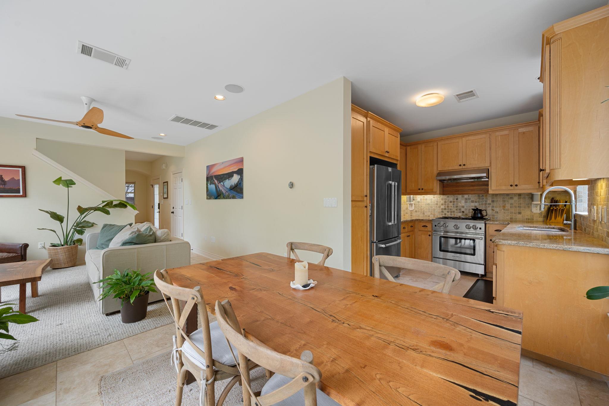 601 Upson St #d Property Photo 11