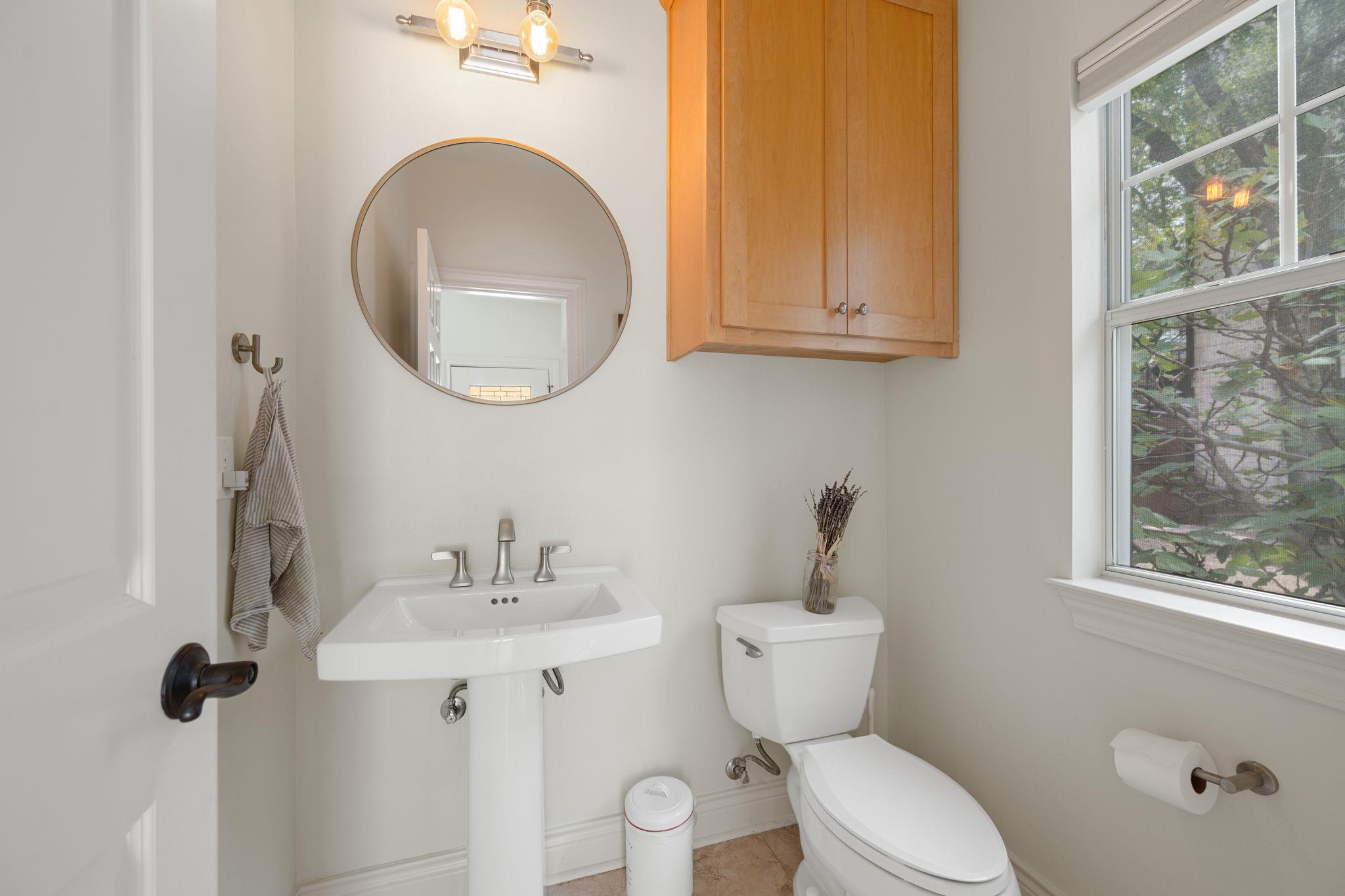 601 Upson St #d Property Photo 12