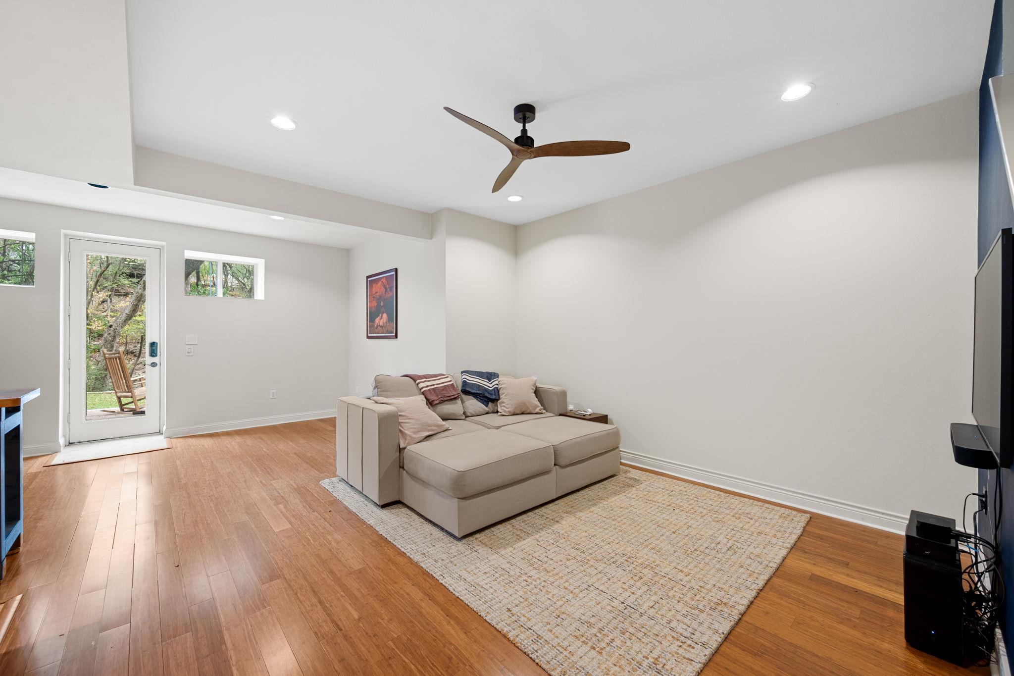 601 Upson St #d Property Photo 13