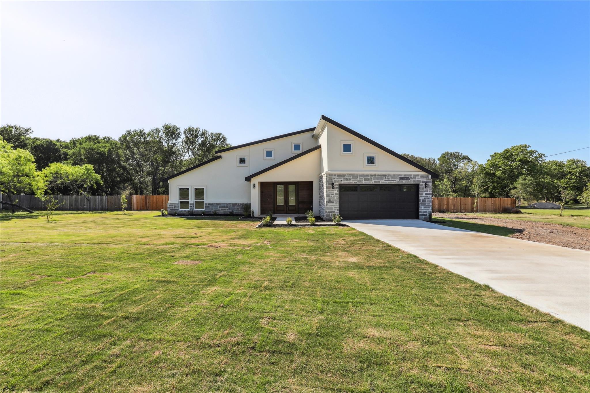 130 Creekwood Trl Property Photo 1