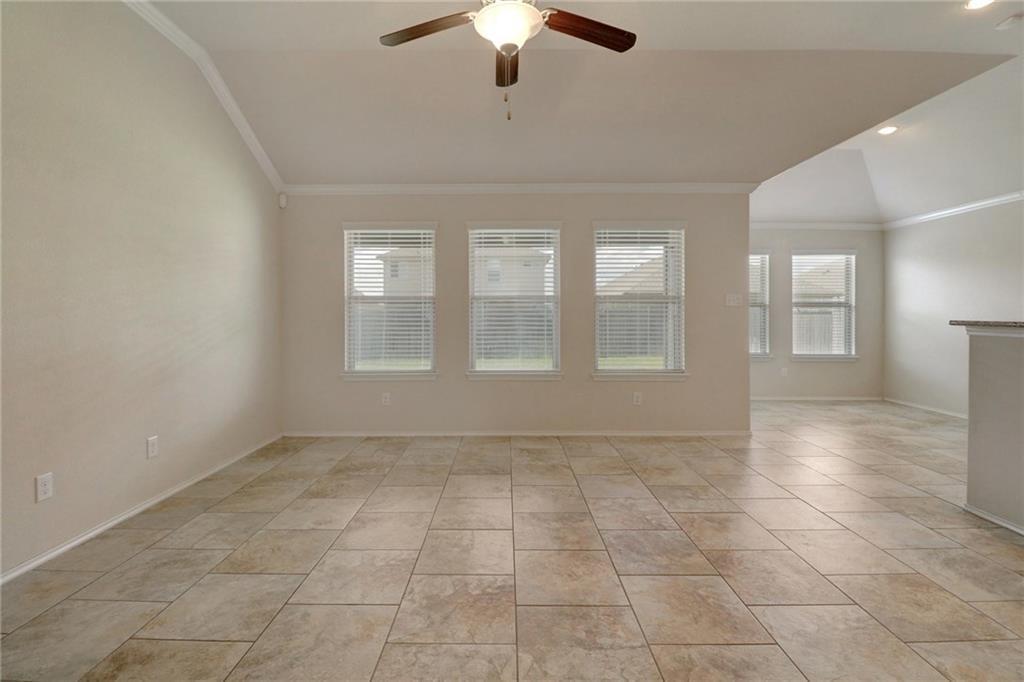 330 Briar Park Dr Property Photo 8