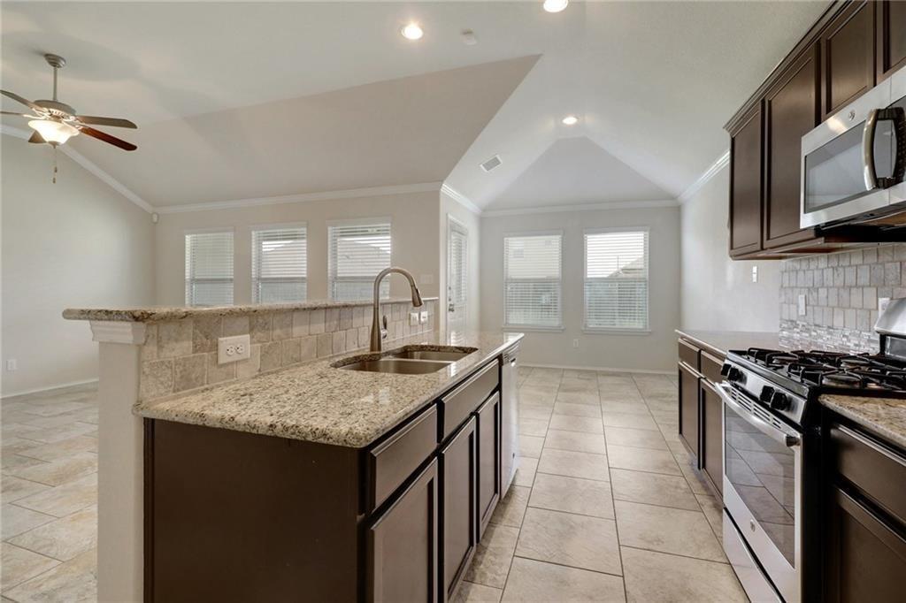 330 Briar Park Dr Property Photo 11