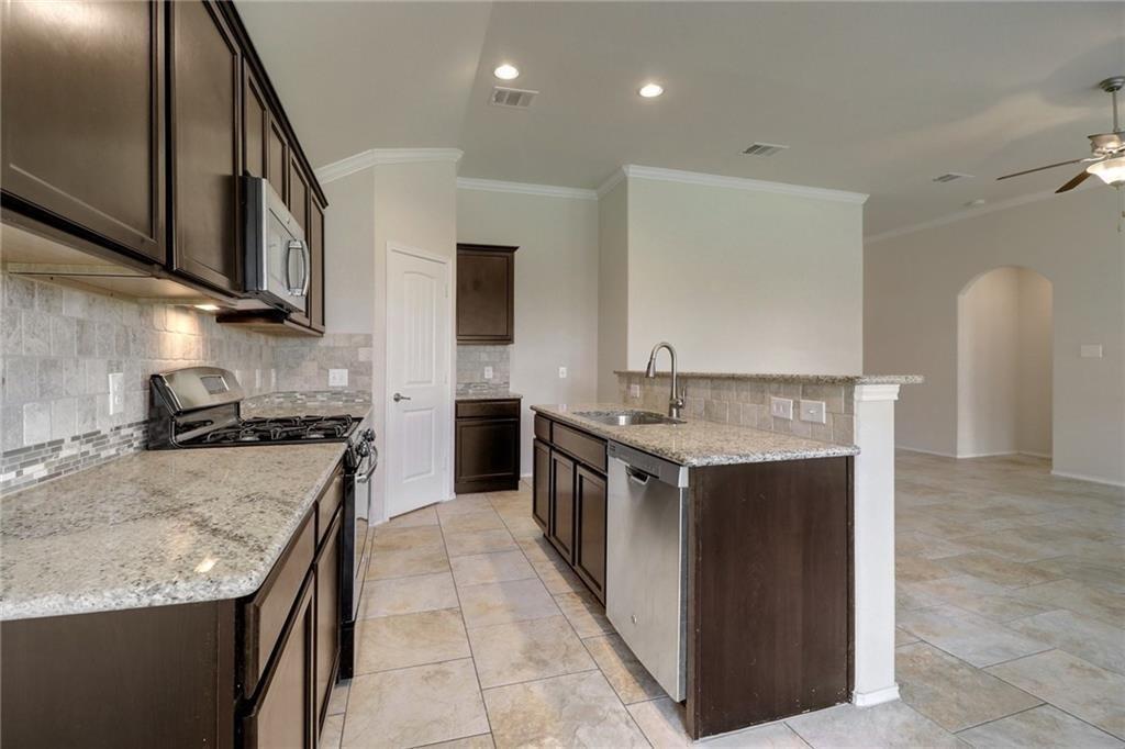 330 Briar Park Dr Property Photo 12