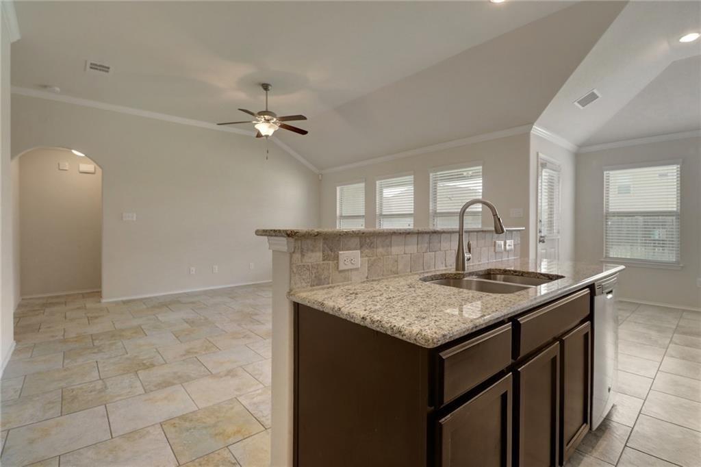 330 Briar Park Dr Property Photo 13