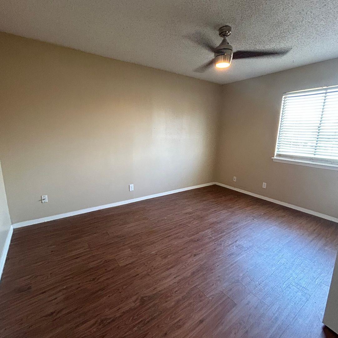 7208 Creekside Dr #c Property Photo 10