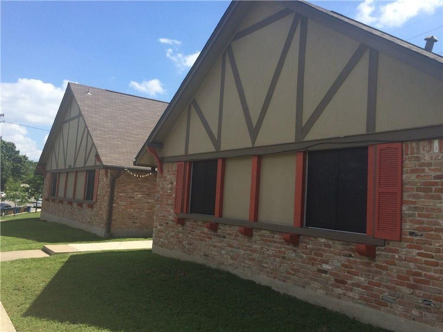 7208 Creekside Dr #c Property Photo 15