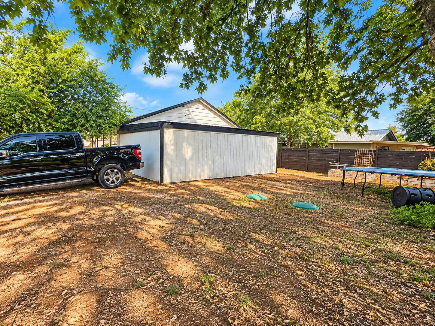 126 Travis Ln Property Photo 3