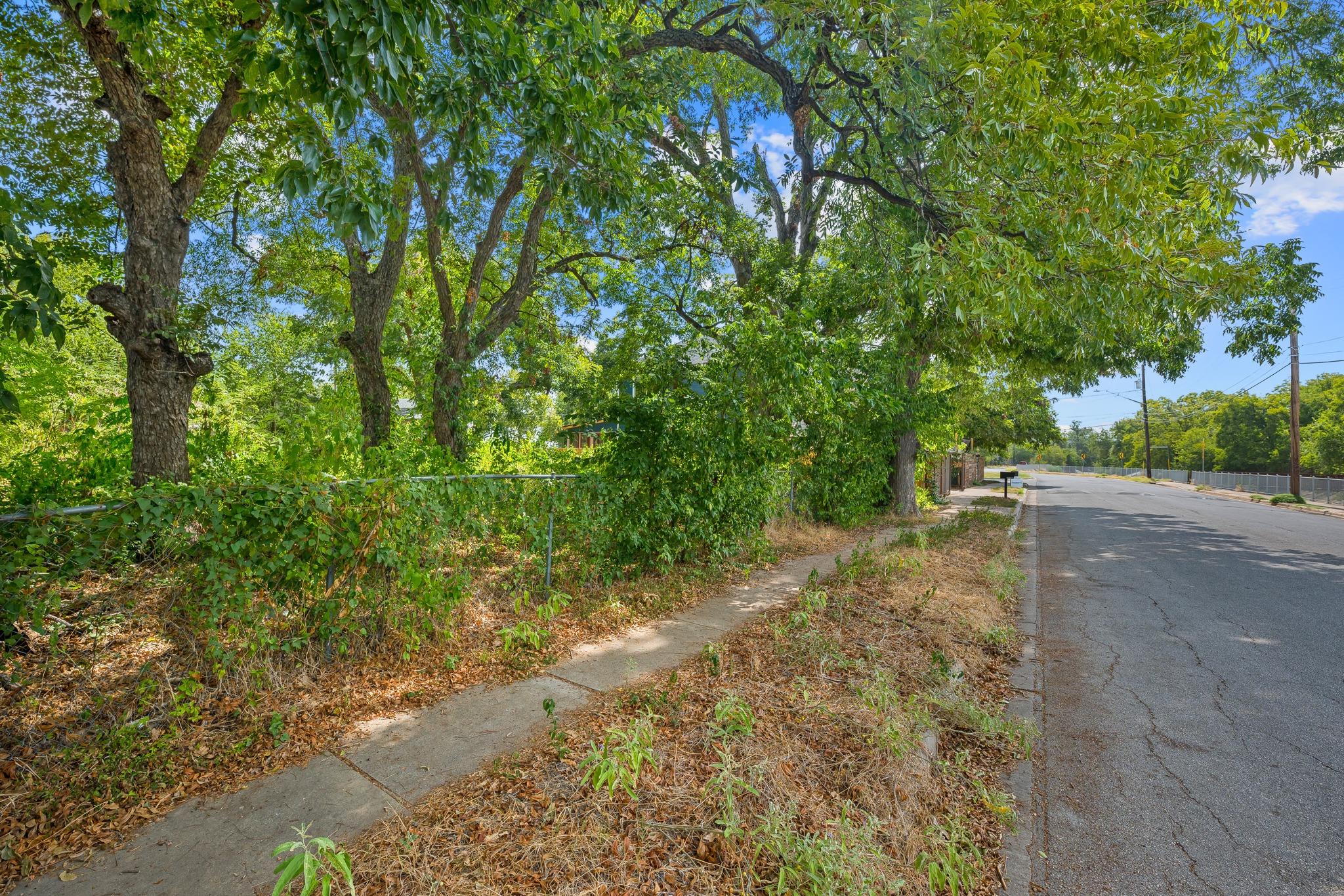 4910 Sara Dr Property Photo 7