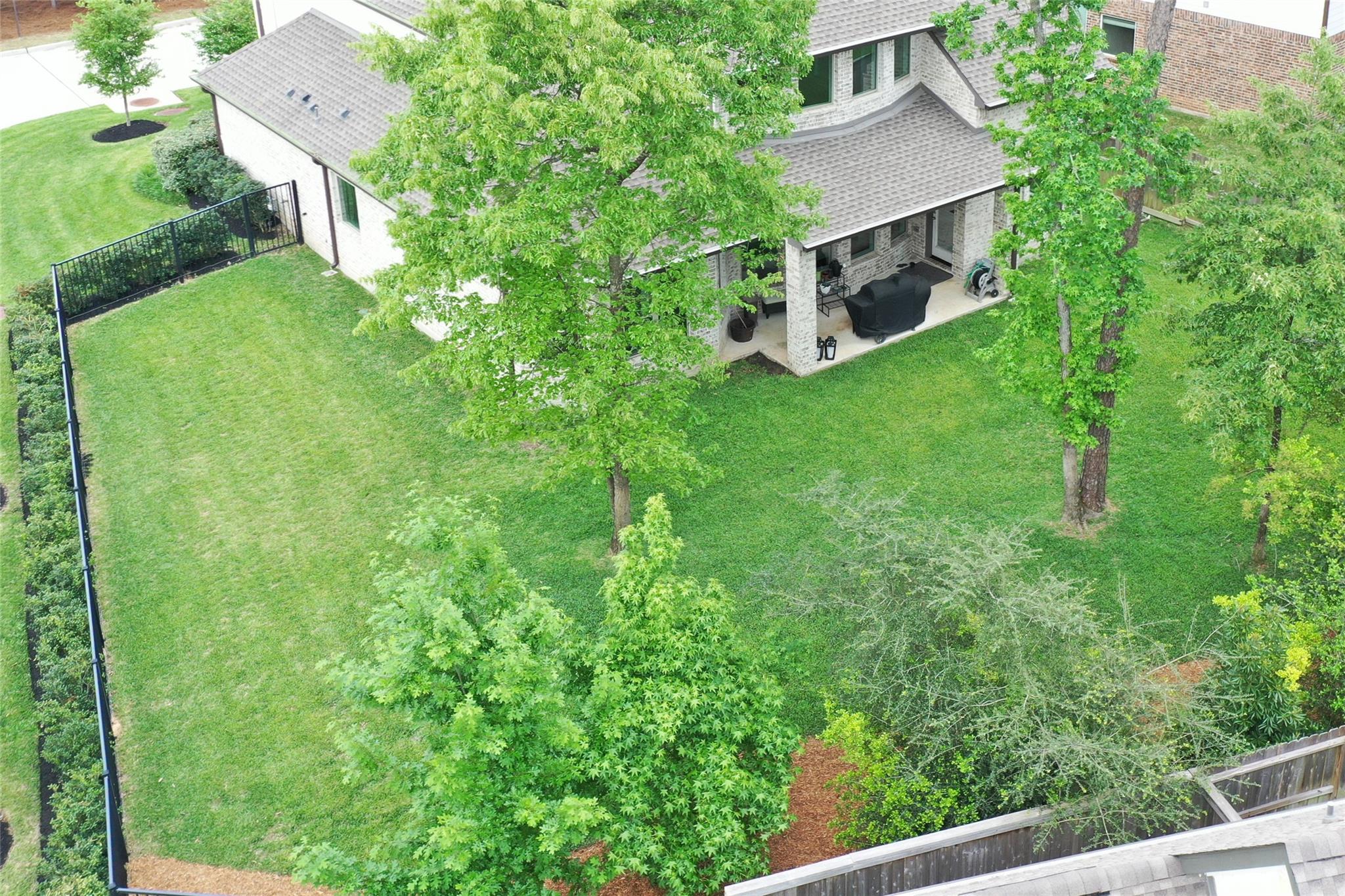 311 Southern Red Ct Property Photo 4