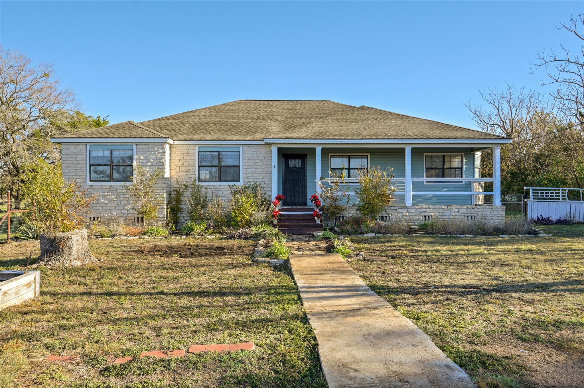 105 Deep Lake Cir Property Photo 1