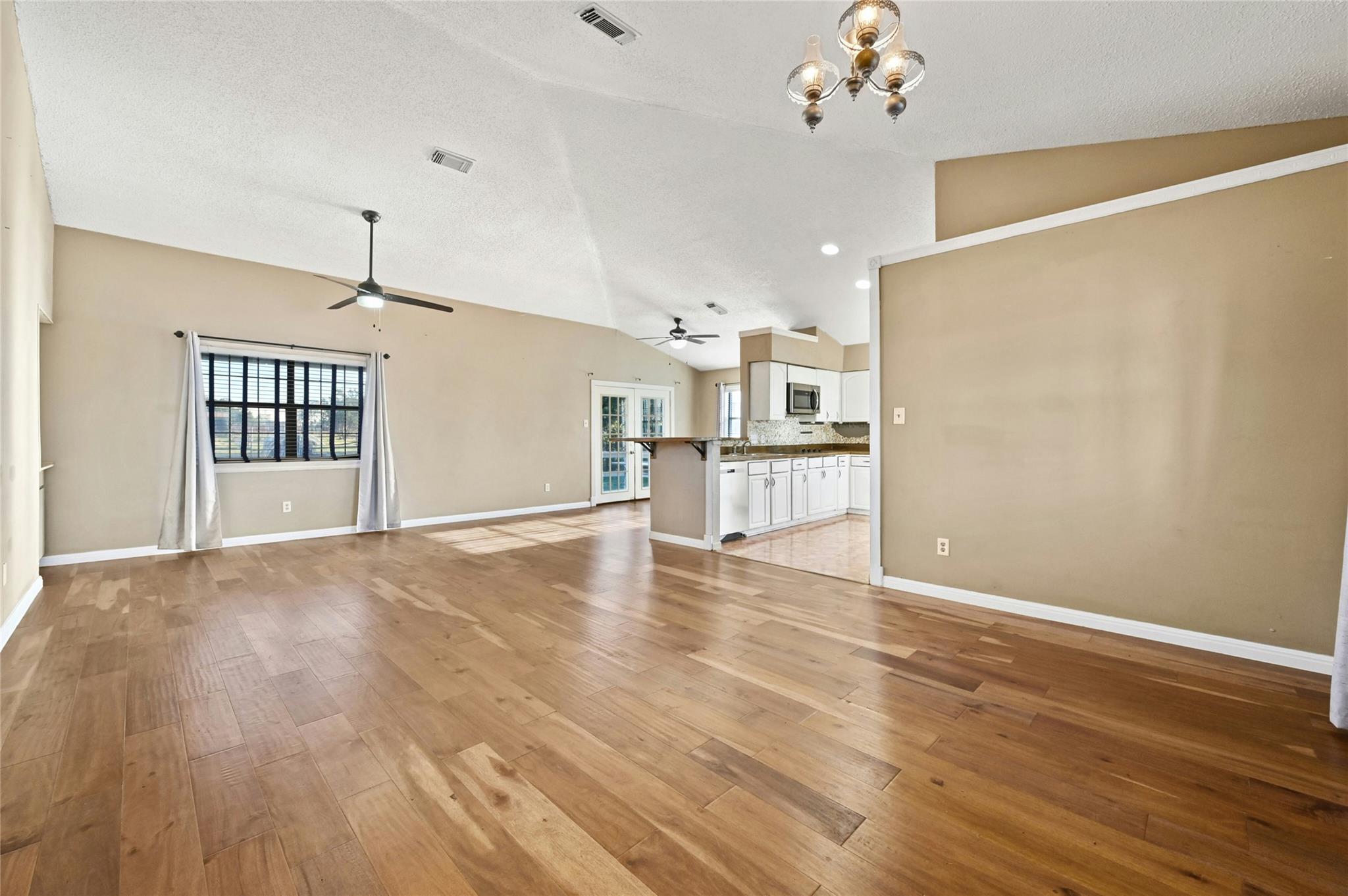 105 Deep Lake Cir Property Photo 6