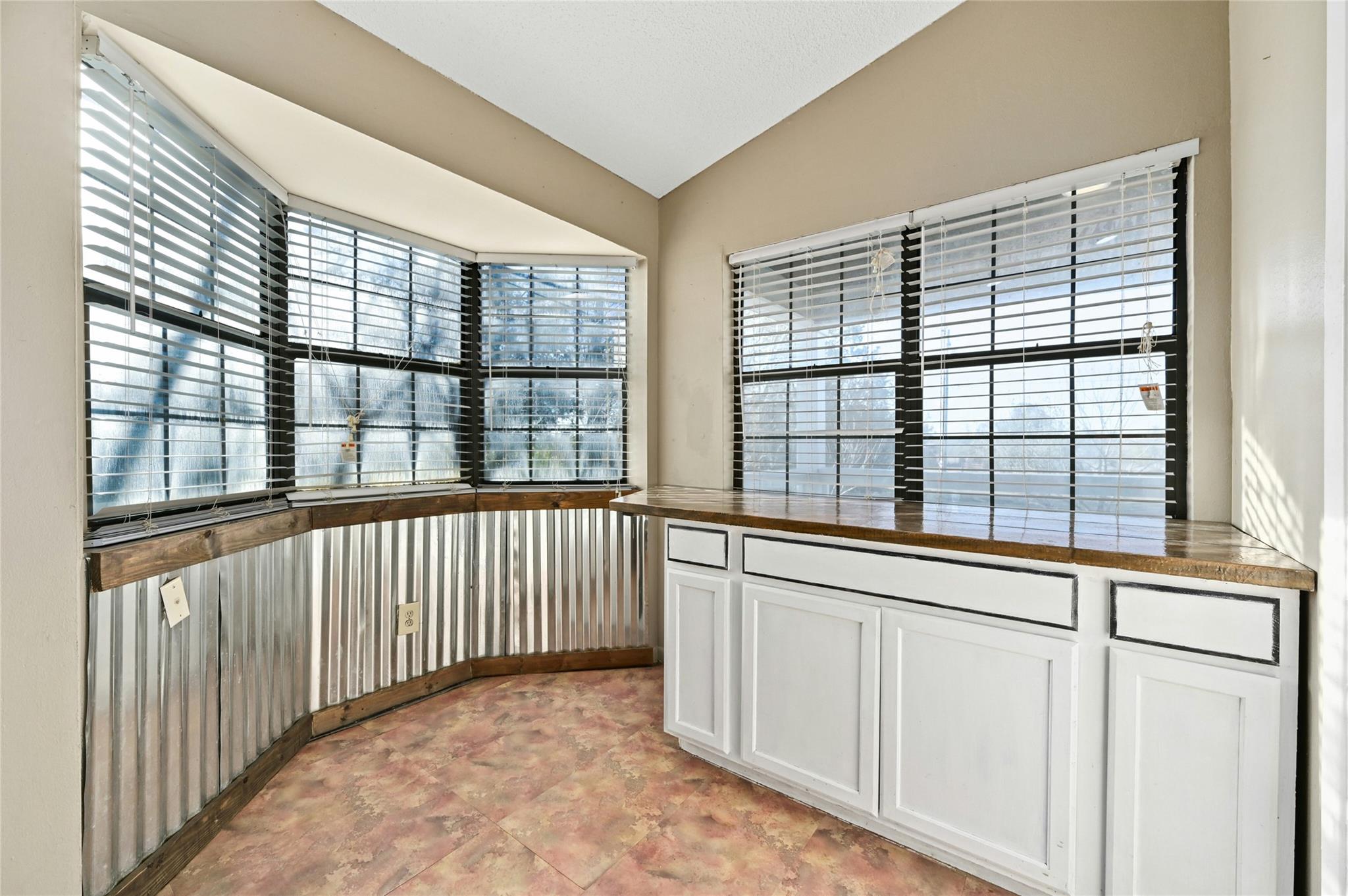 105 Deep Lake Cir Property Photo 8