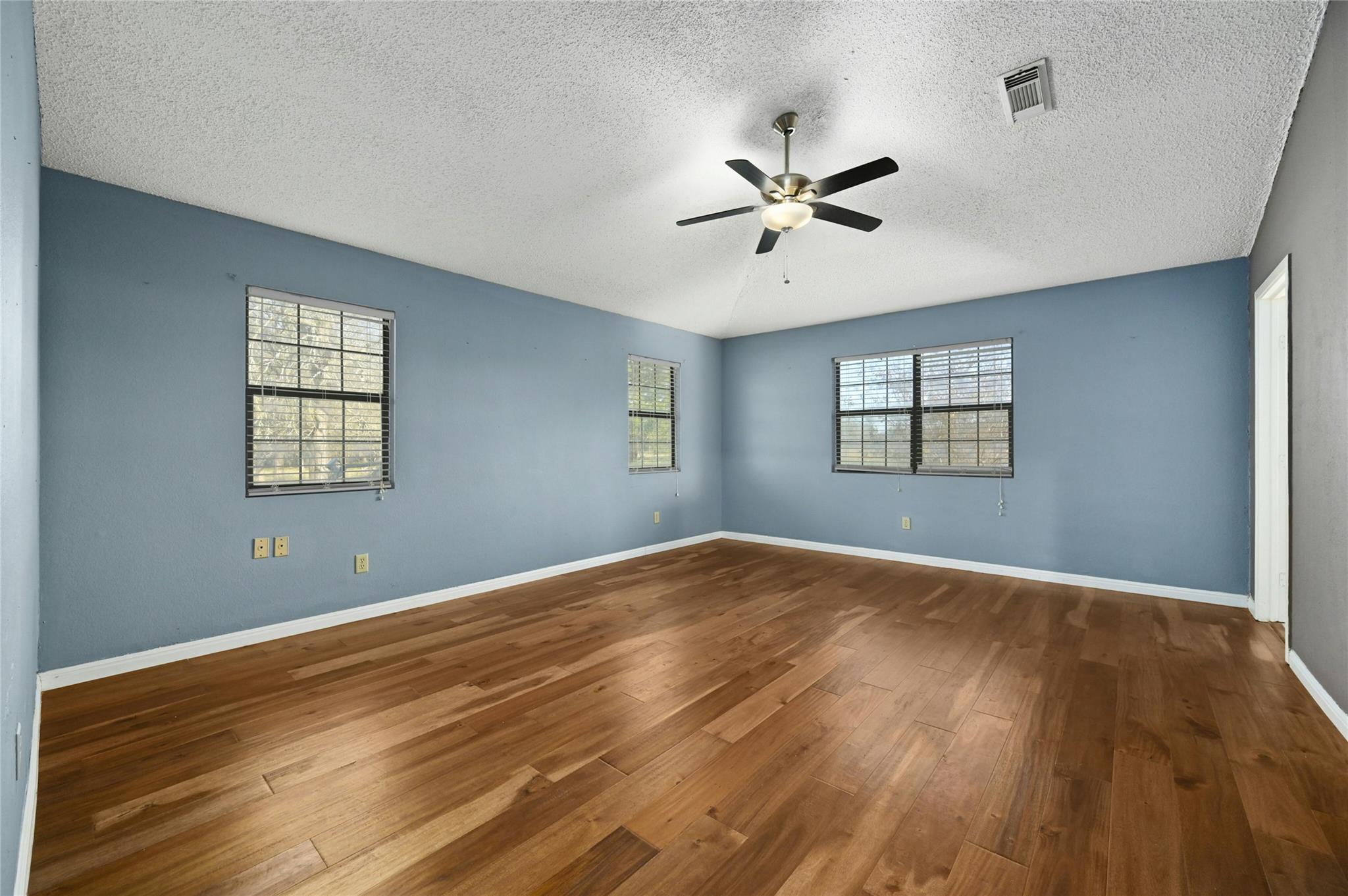 105 Deep Lake Cir Property Photo 9