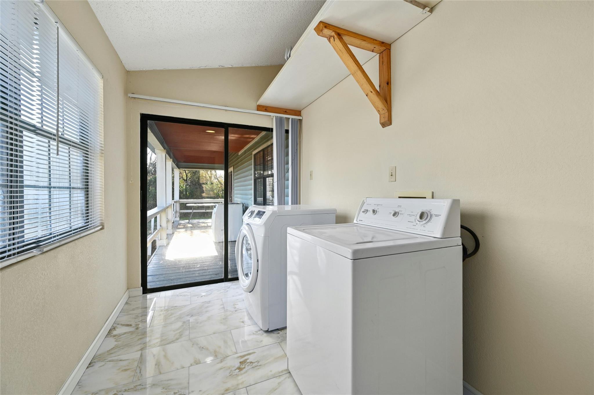 105 Deep Lake Cir Property Photo 10