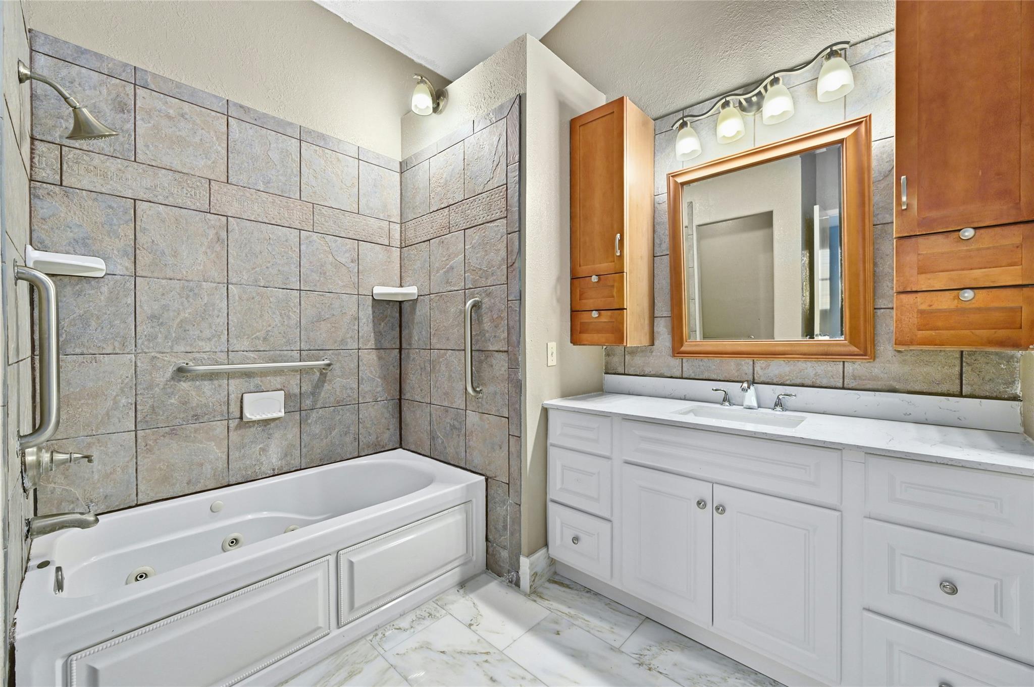 105 Deep Lake Cir Property Photo 11