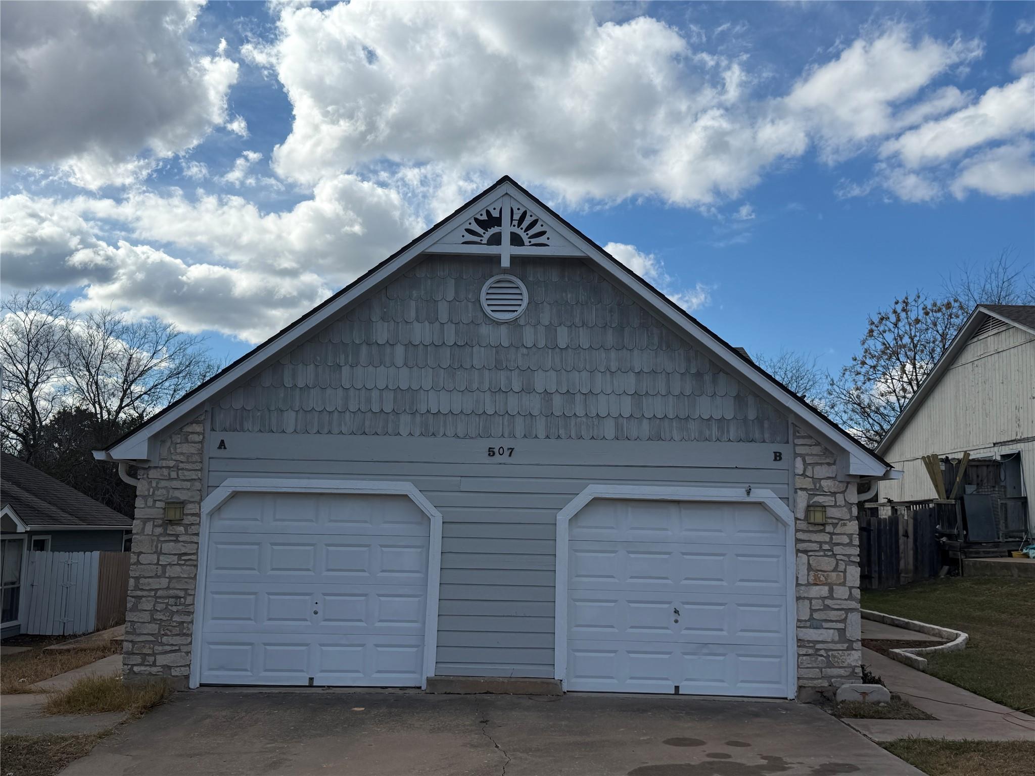 507 Cutty Trl #b Property Photo 2
