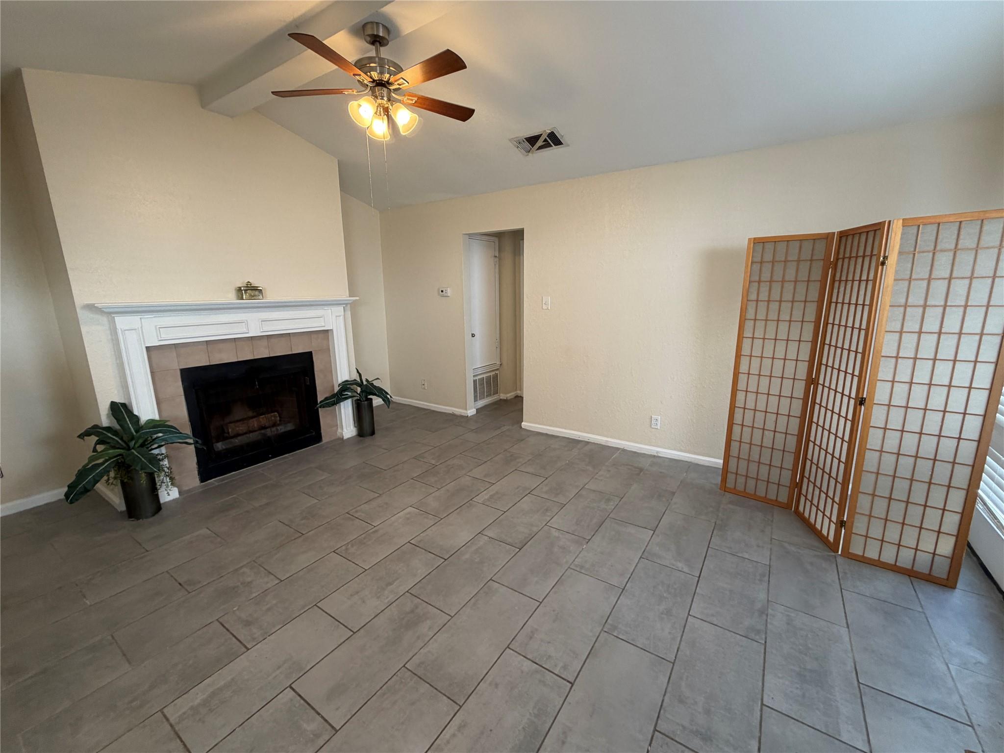 507 Cutty Trl #b Property Photo 3