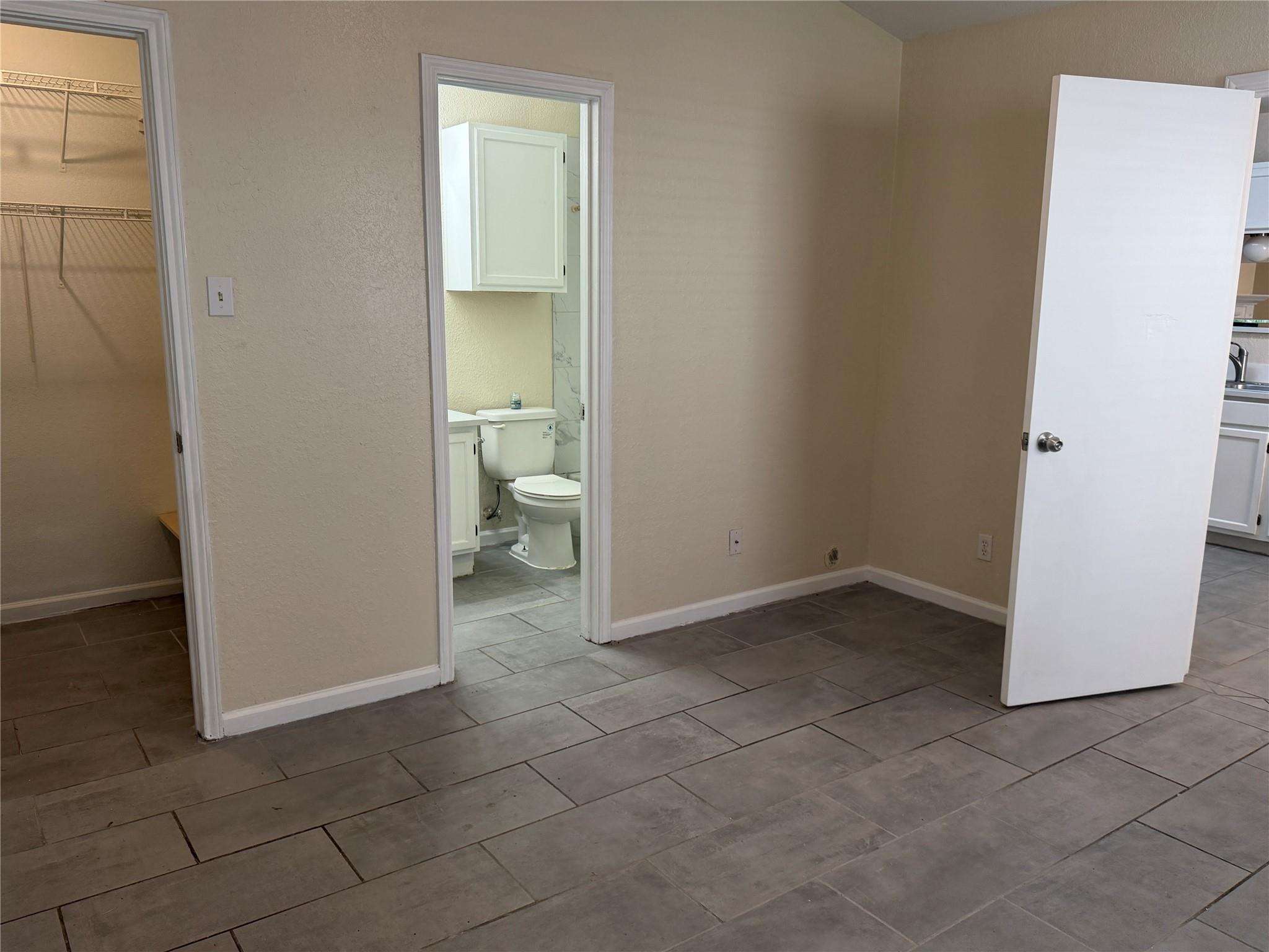 507 Cutty Trl #b Property Photo 11