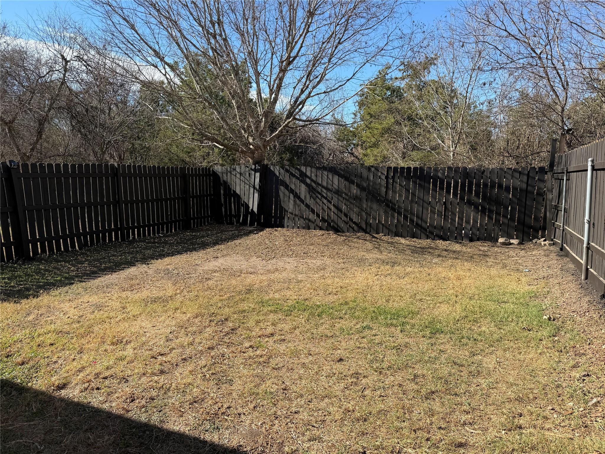 507 Cutty Trl #b Property Photo 24