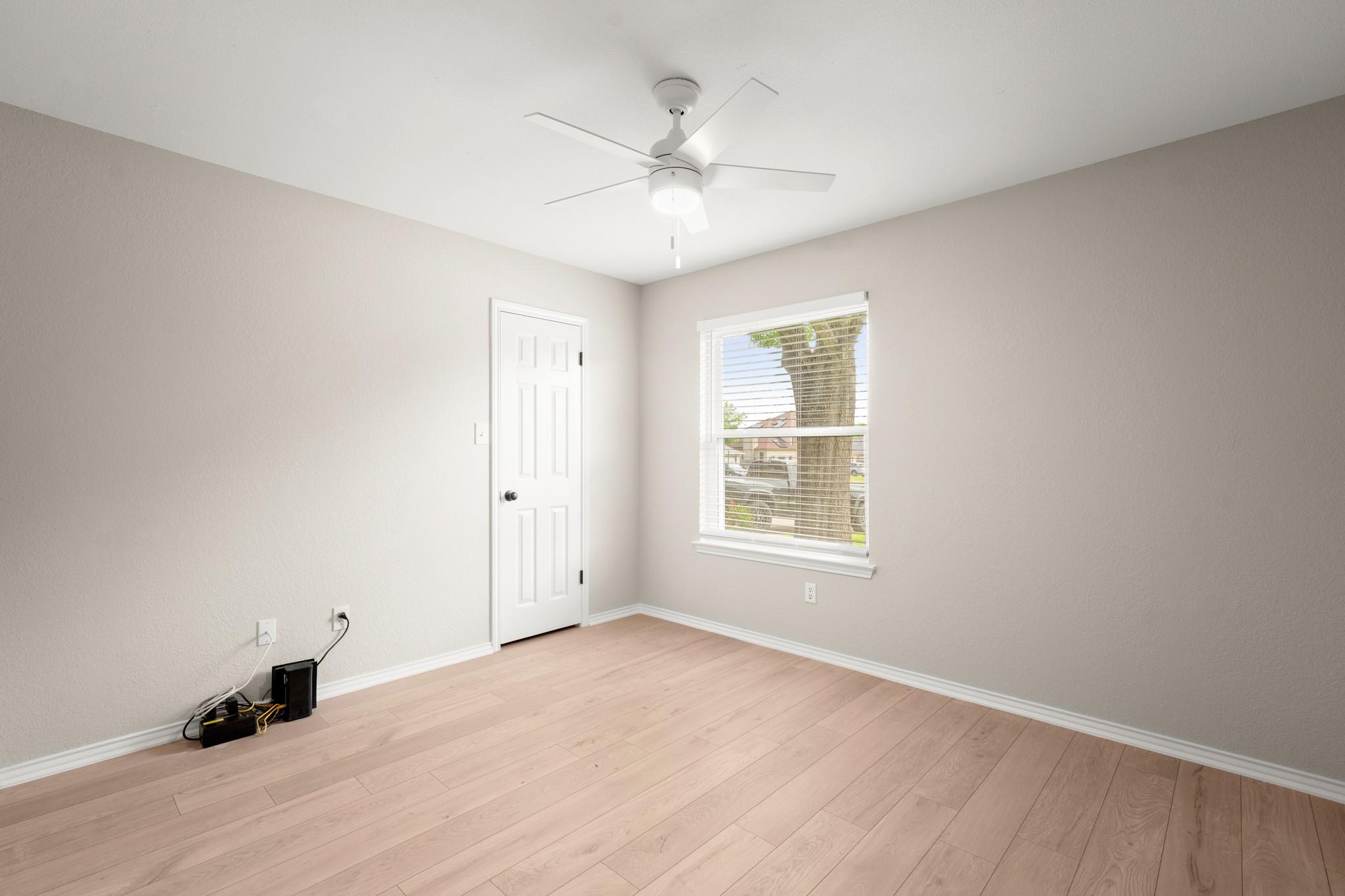 2113 Rosemary Ln Property Photo 18