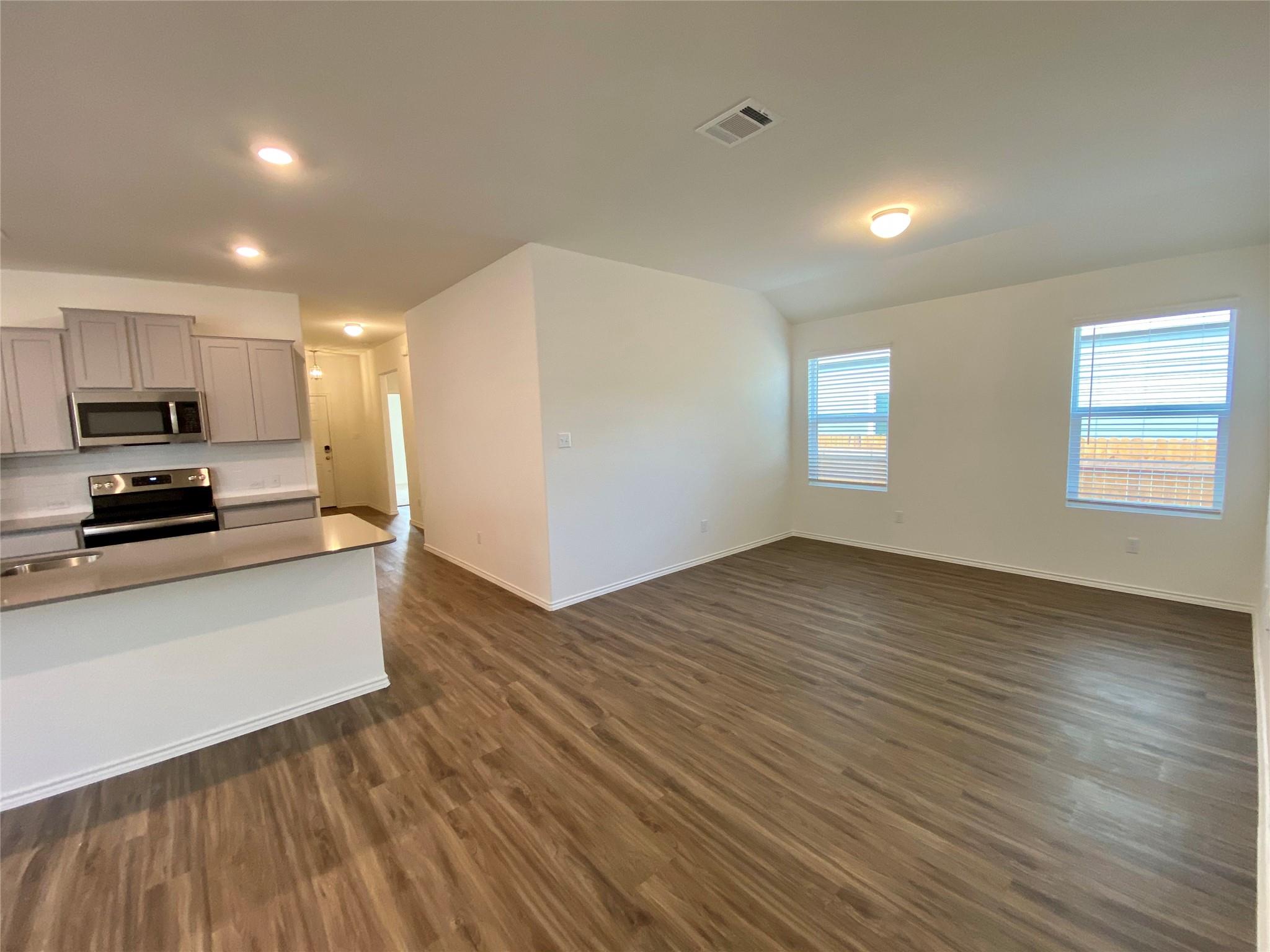 204 Meaningful Dr Property Photo 6