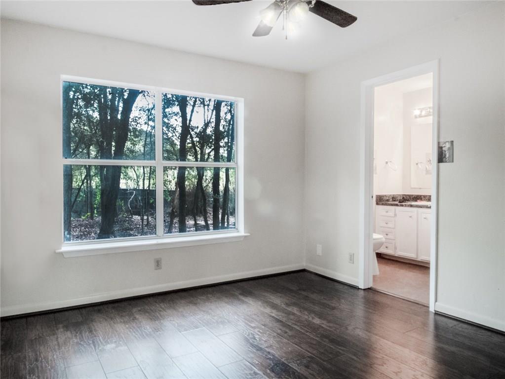 1107 Delano St Property Photo 5