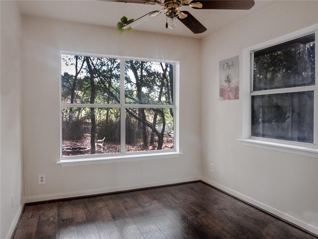 1107 Delano St Property Photo 6
