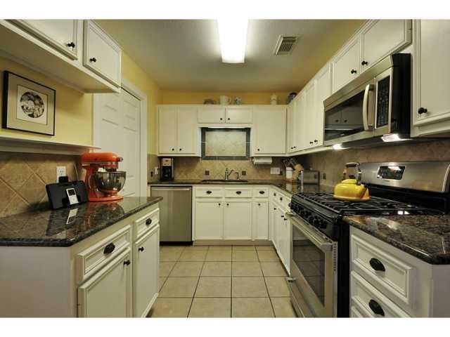 1404 Karen Ave Property Photo 6