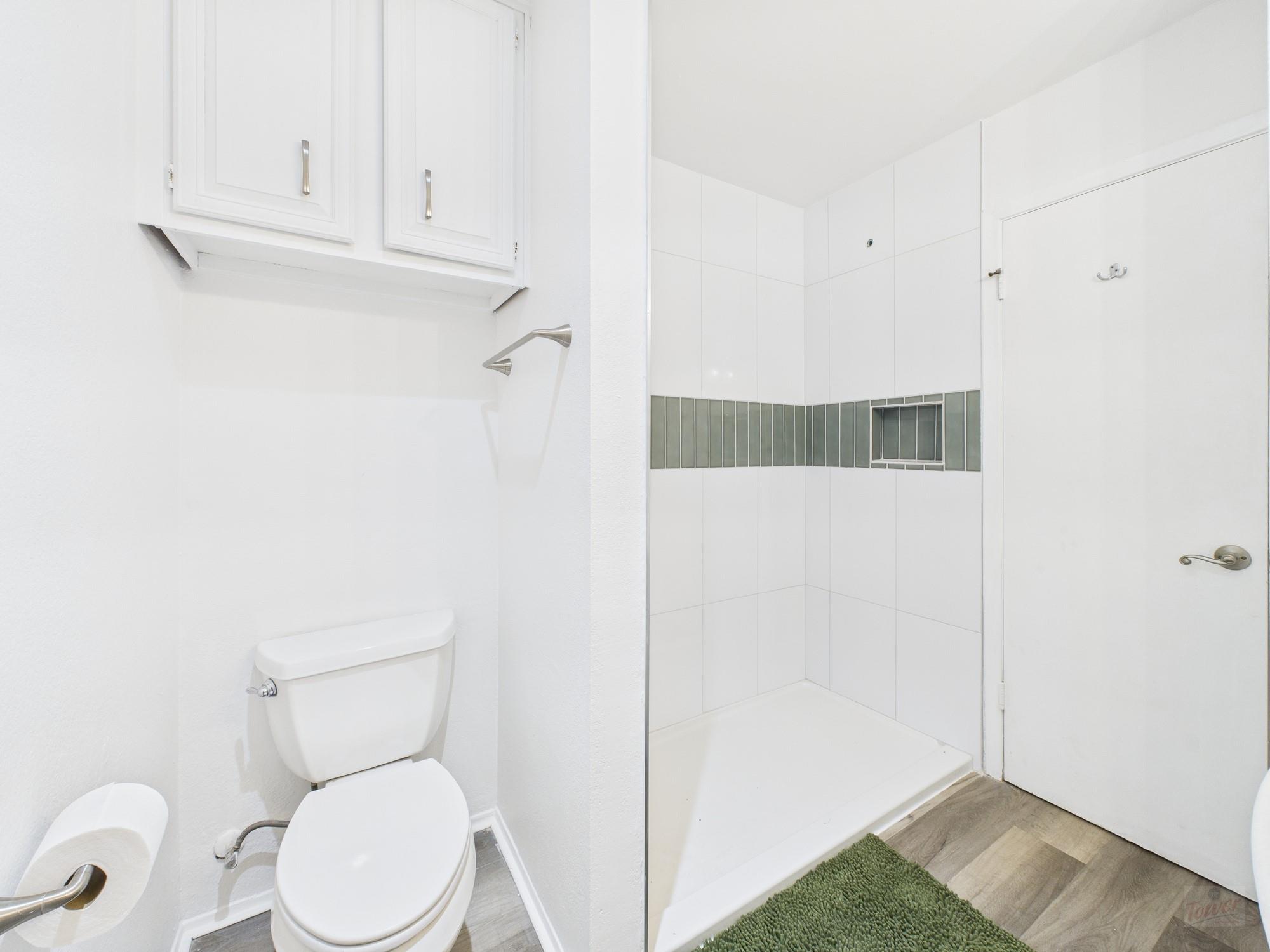 806 W 24th St #300 Property Photo 13