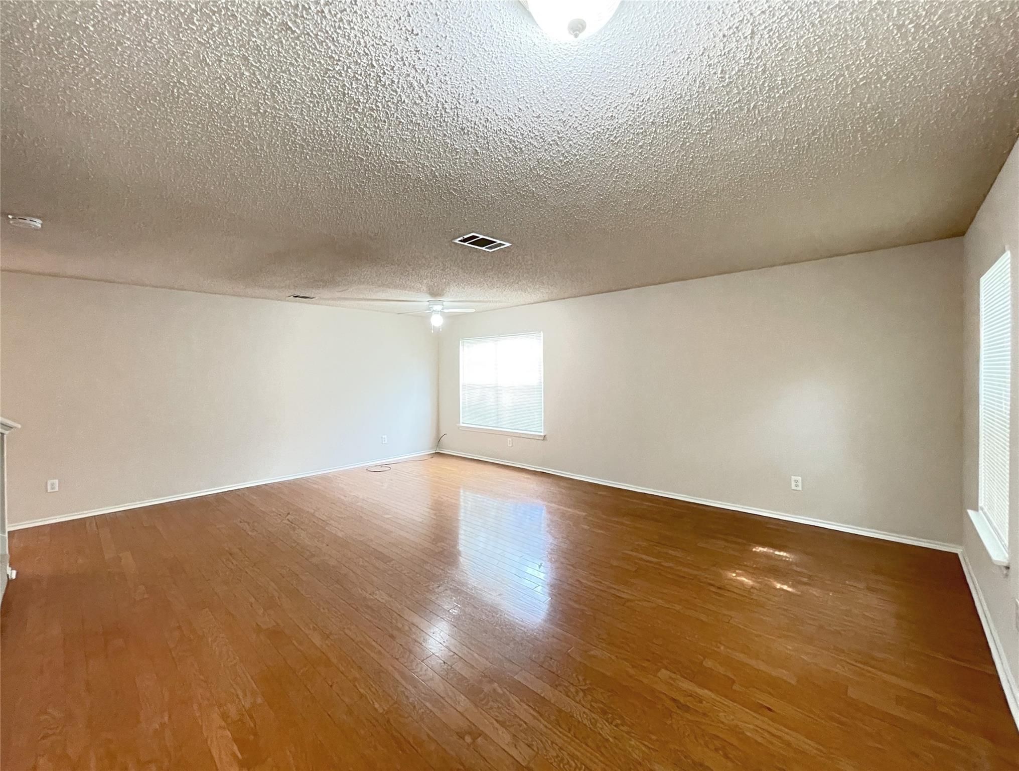3079 Hill St Property Photo 4
