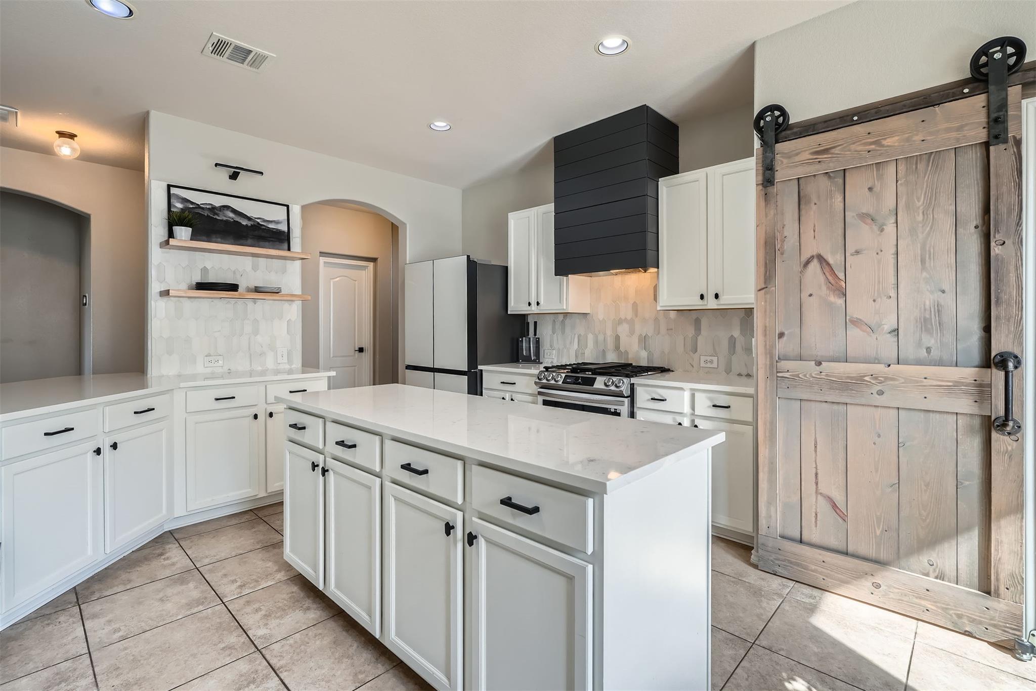 811 Clear Springs Holw Property Photo 1